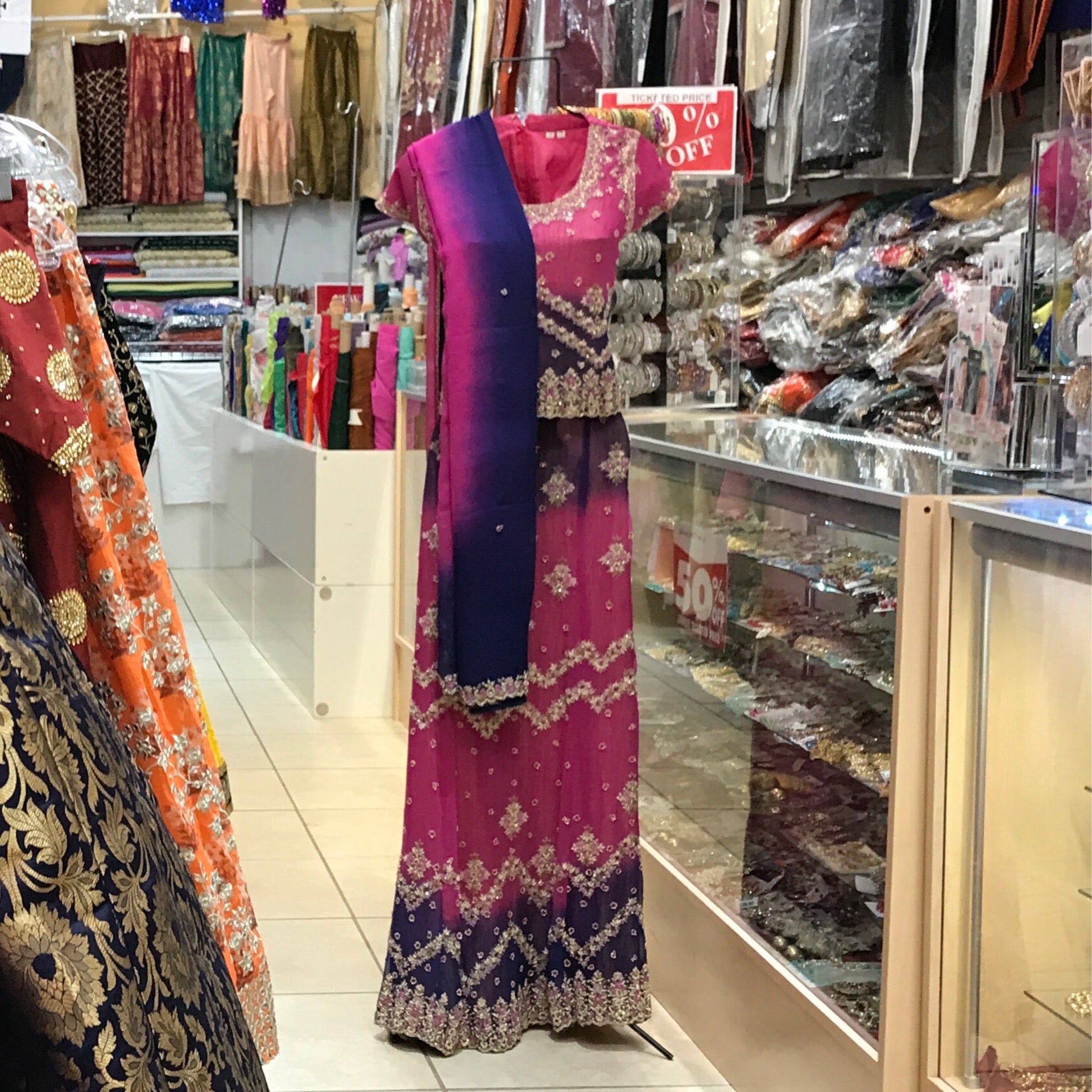 LEHENGA CHOLI SCARF, SIZE 40