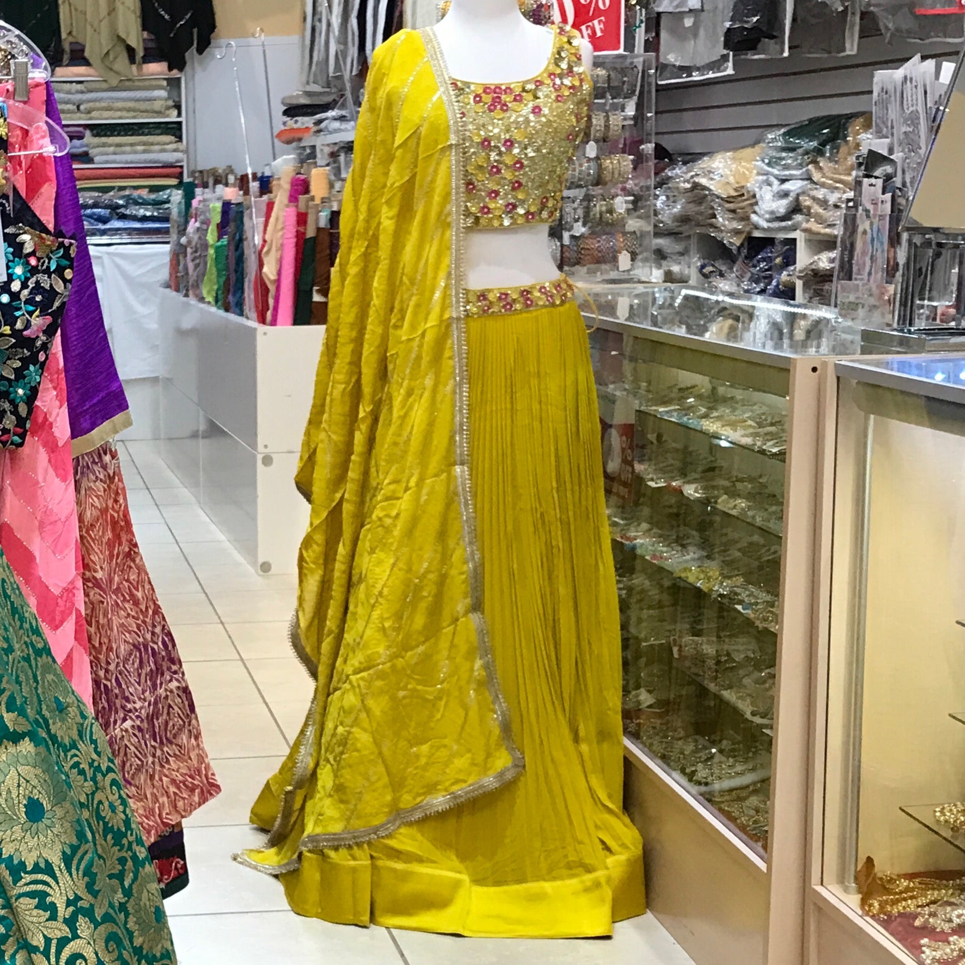 LEHENGA CHOLI SCARF, SIZE 40