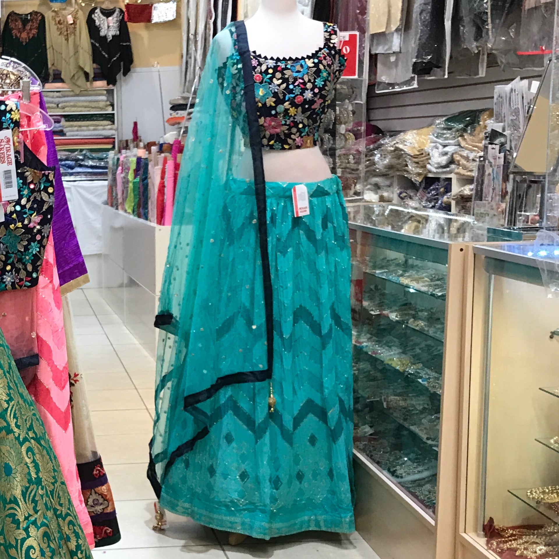 LEHENGA CHOLI SCARF, SIZE 42