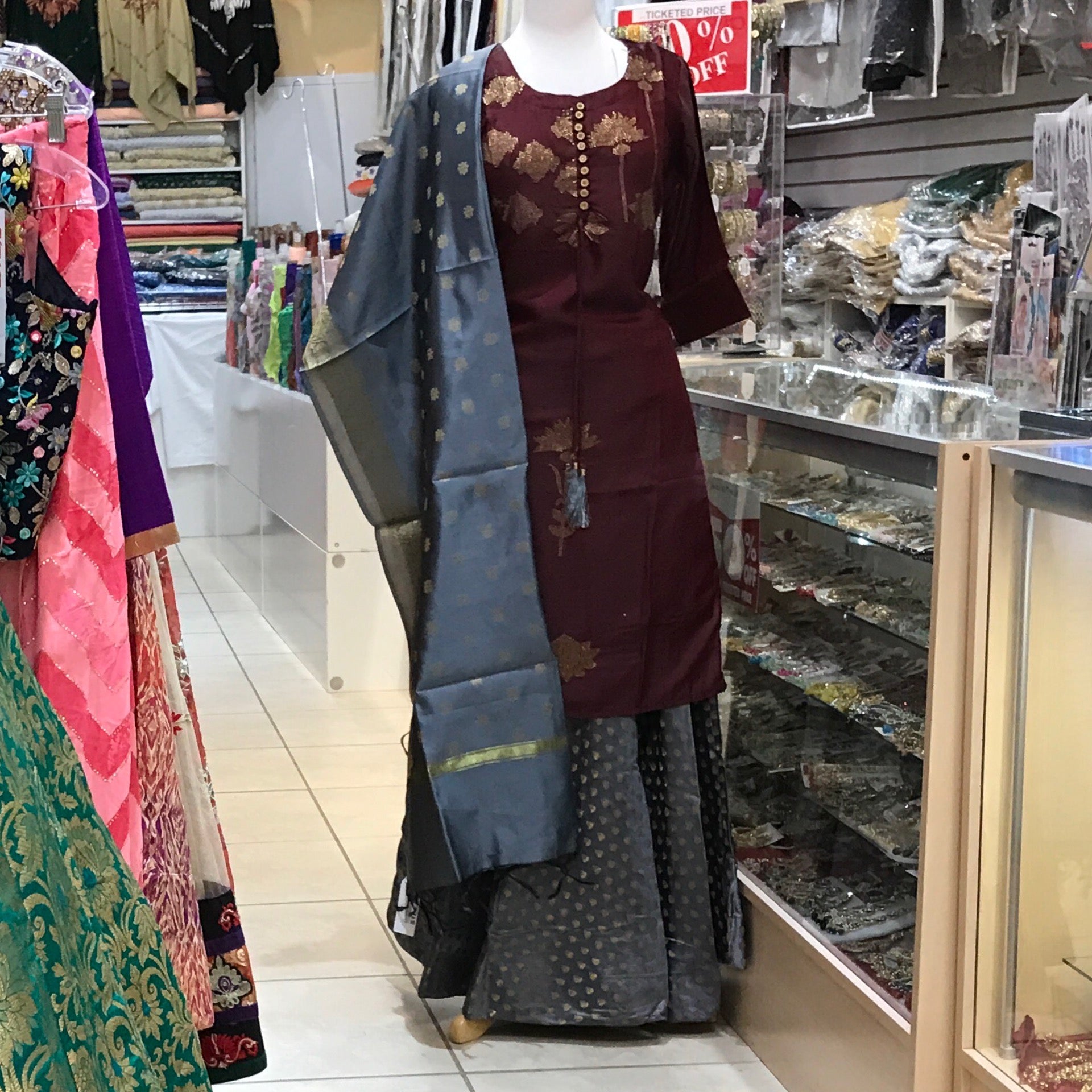 KURTA LEHENGA SCARF, SIZE 42