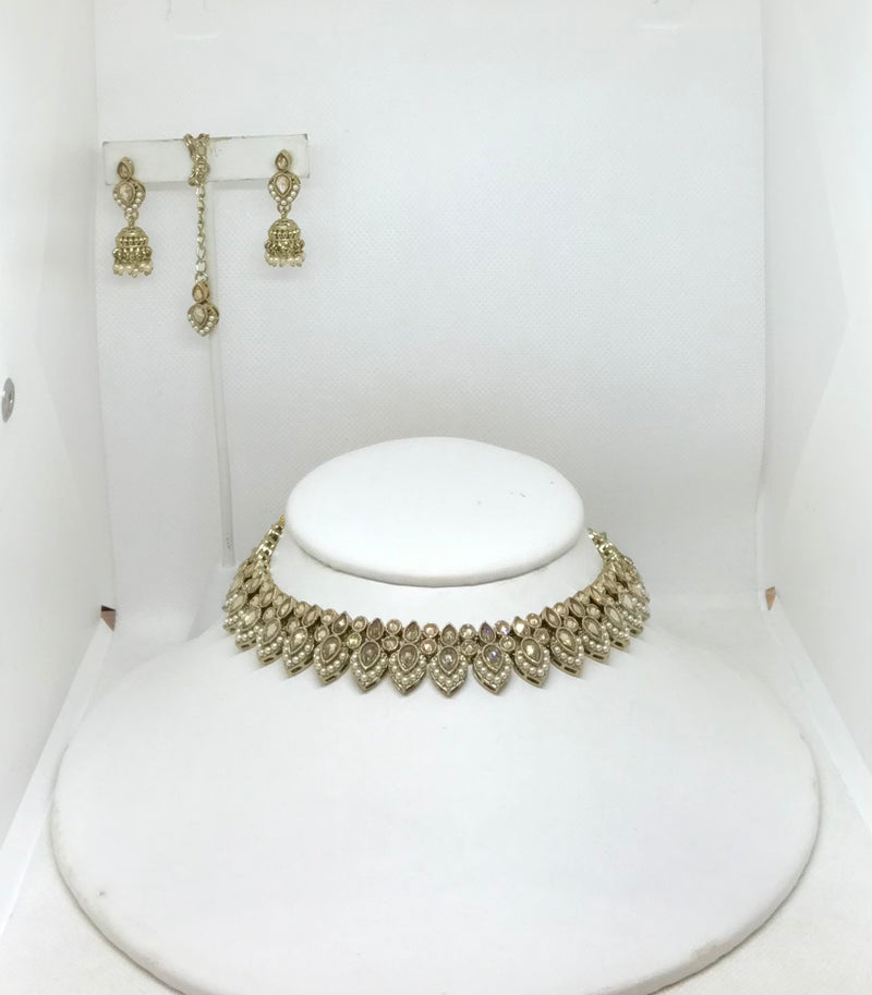 Necklace + Earring + Tikka