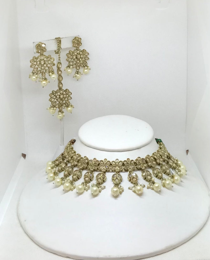 Necklace + Earring + Tikka
