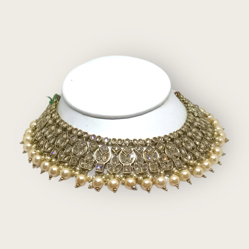 Necklace + Earrings + Tikka