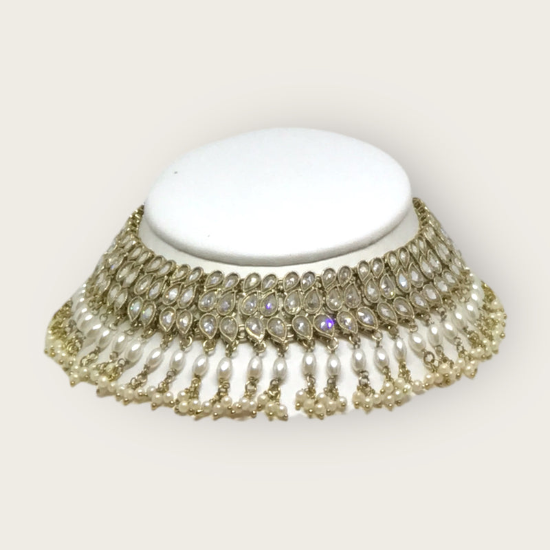 Necklace + Earrings + Tikka
