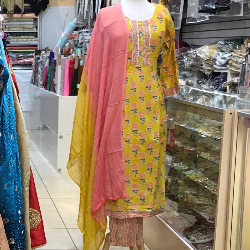 KURTA TROUSER SCARF