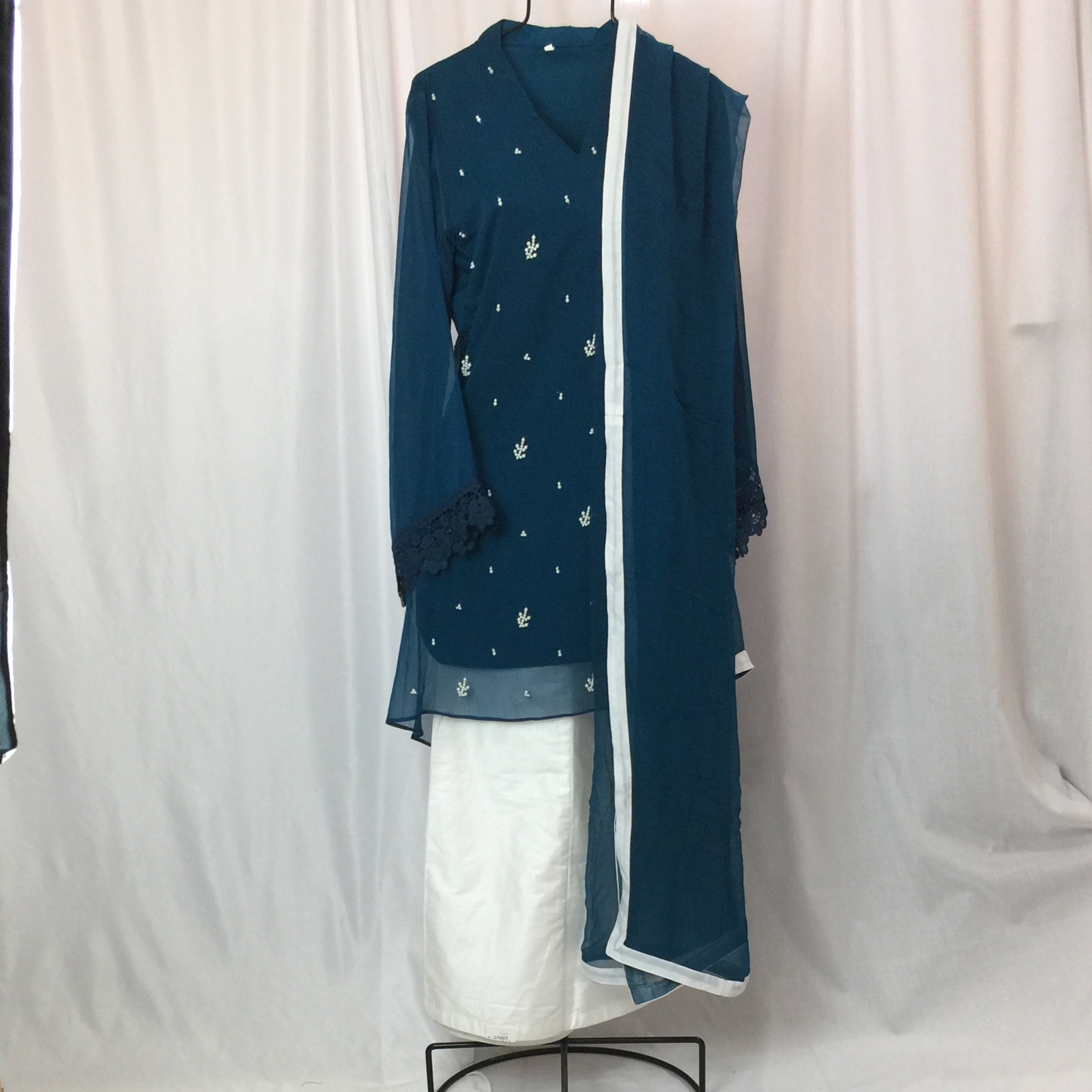 Pakistani Suit Size 36