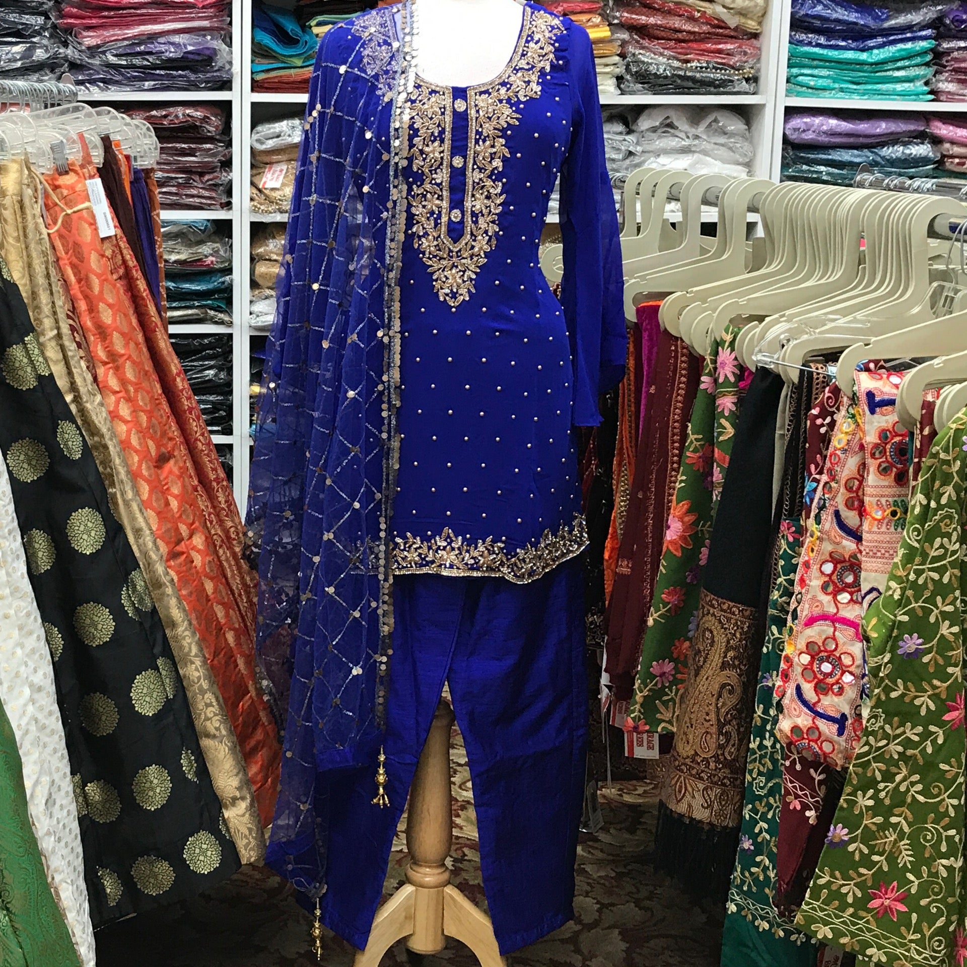 KURTA SHALWAR SCARF SIZE 40