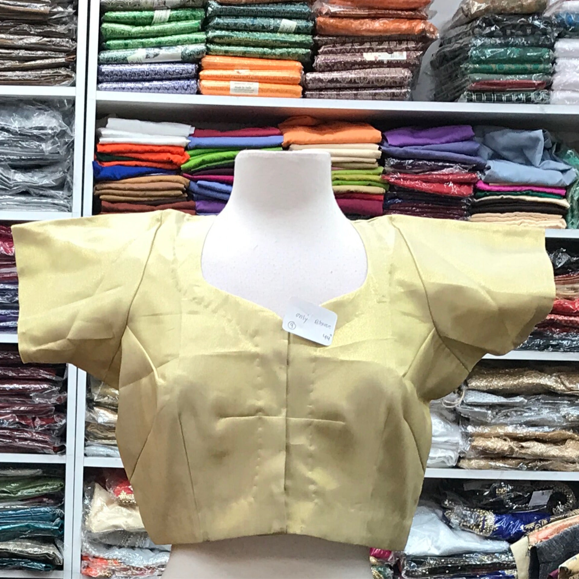 BLOUSE SIZE 44