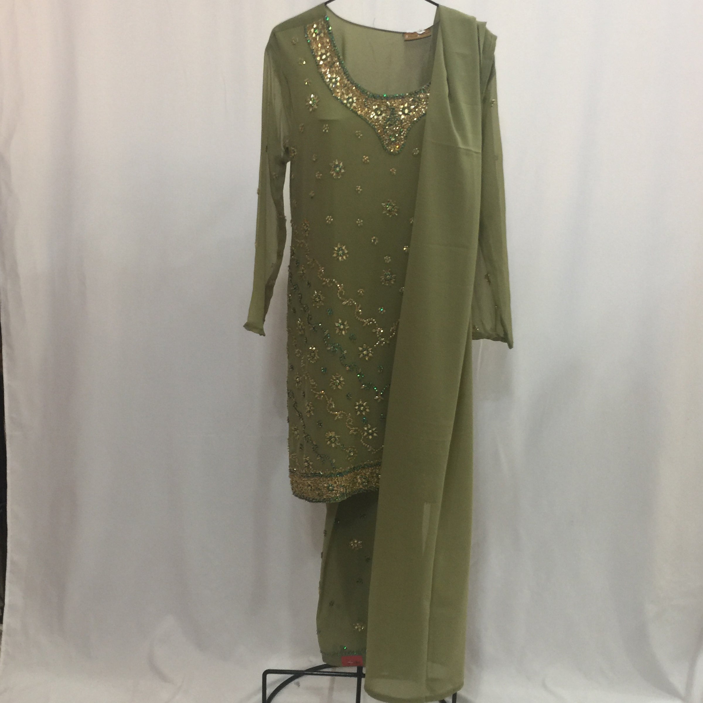 Shalwar Kameez Size 40