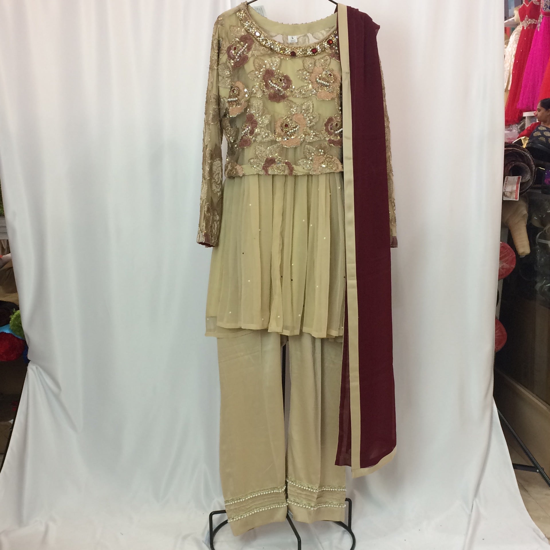 Pakistani Suit Size L