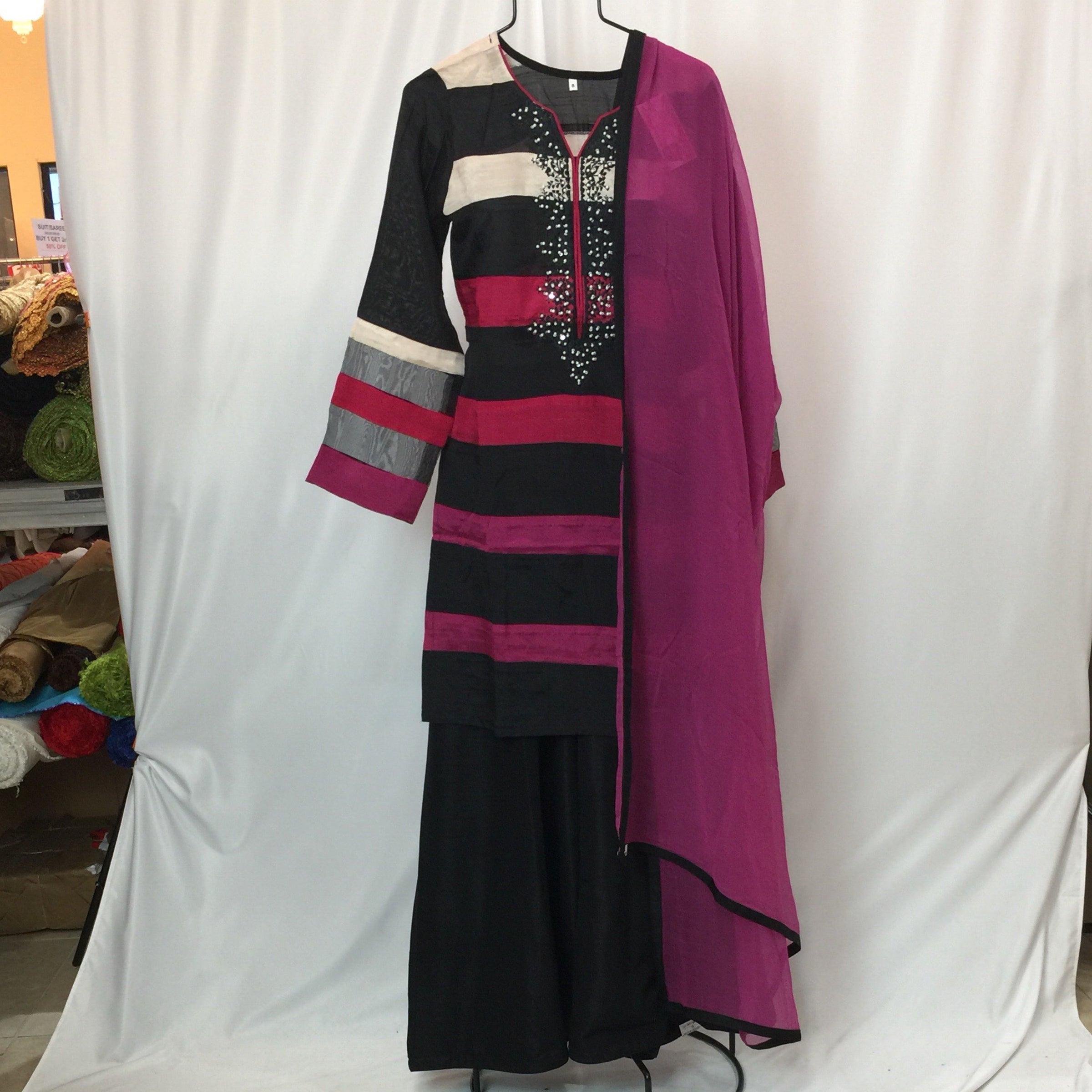 Pakistani Suit Size 40