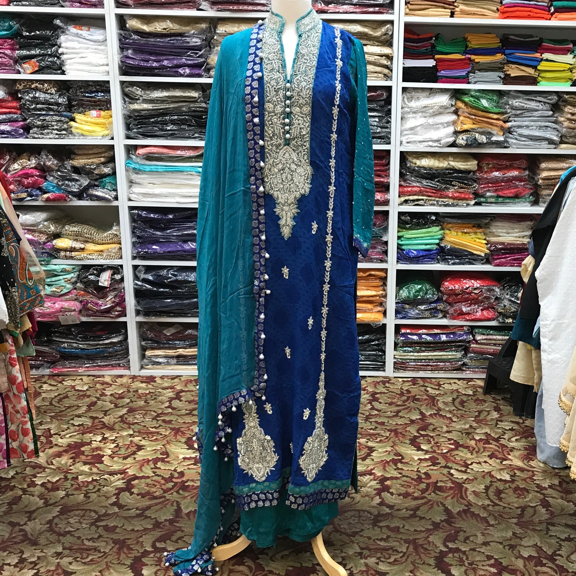 Pakistani Suit Size 42