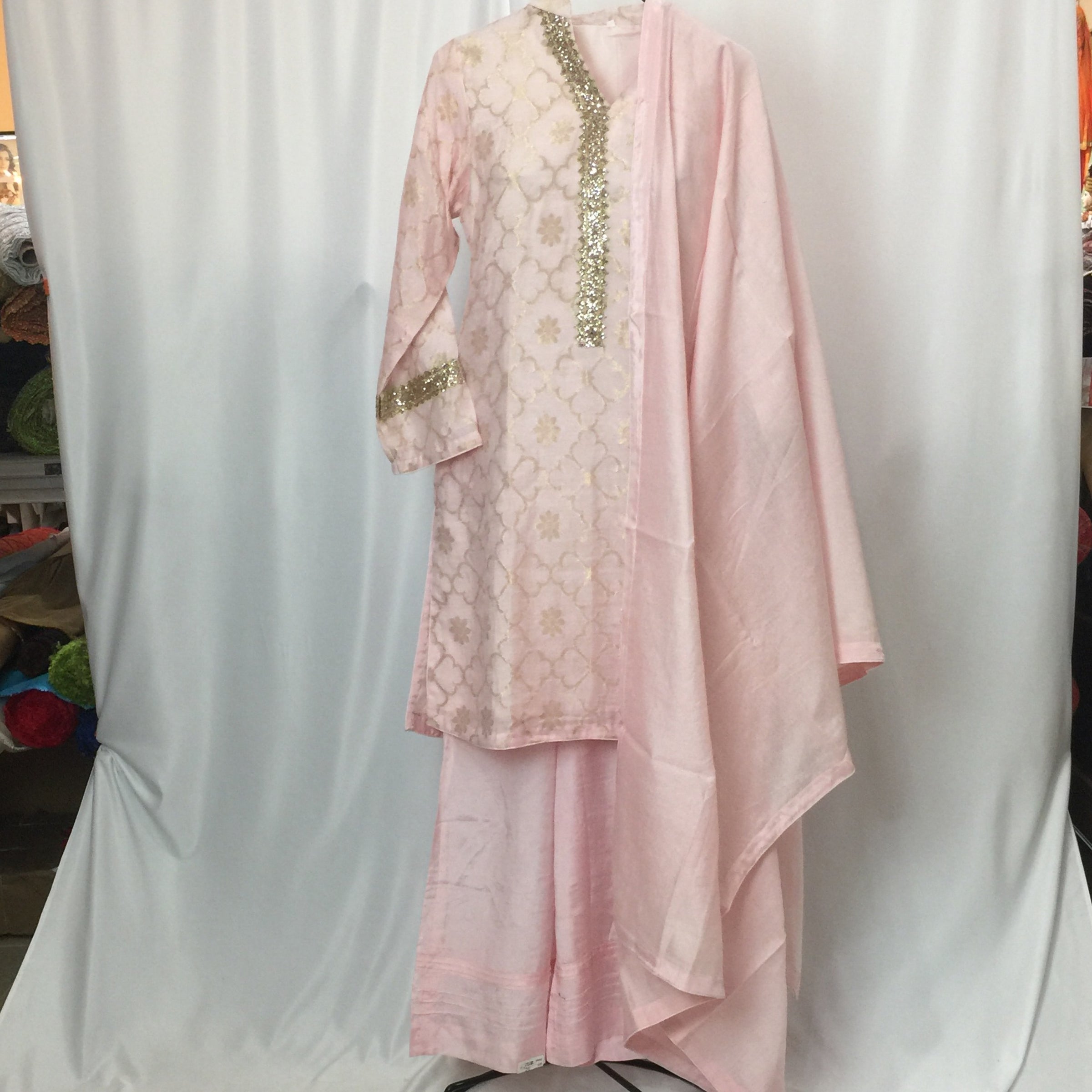 Pakistani Suit Size 42