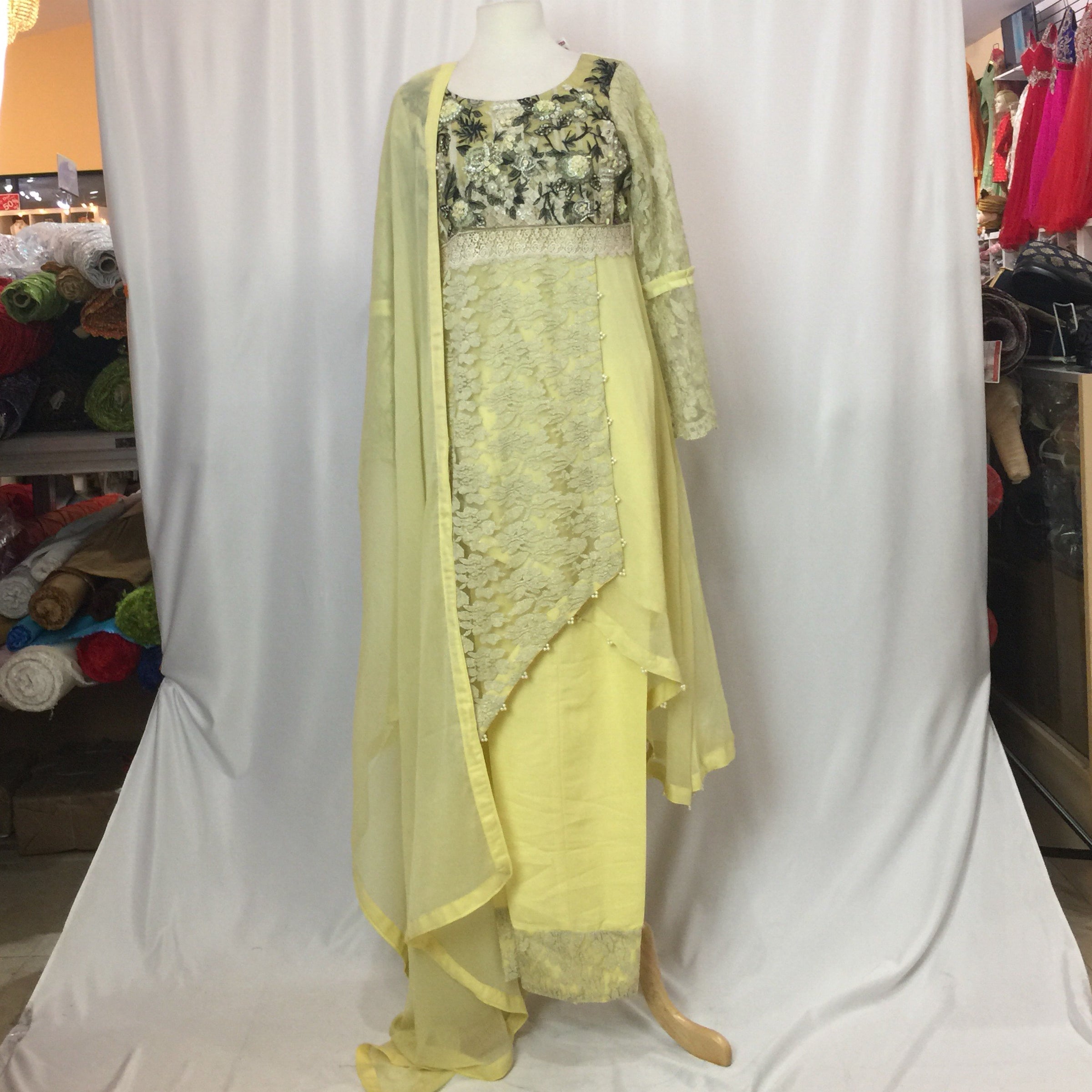 Pakistani Suit Size 40
