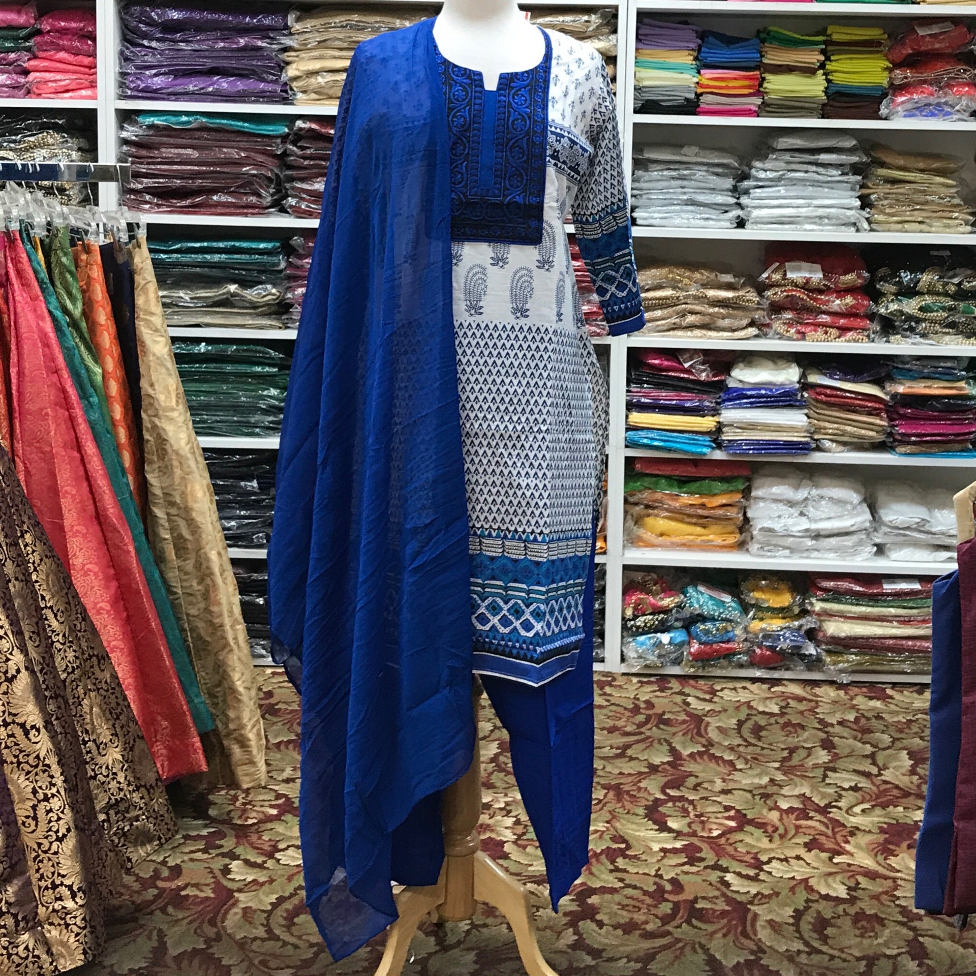 KURTA SHALWAR DUPATTA SIZE 42
