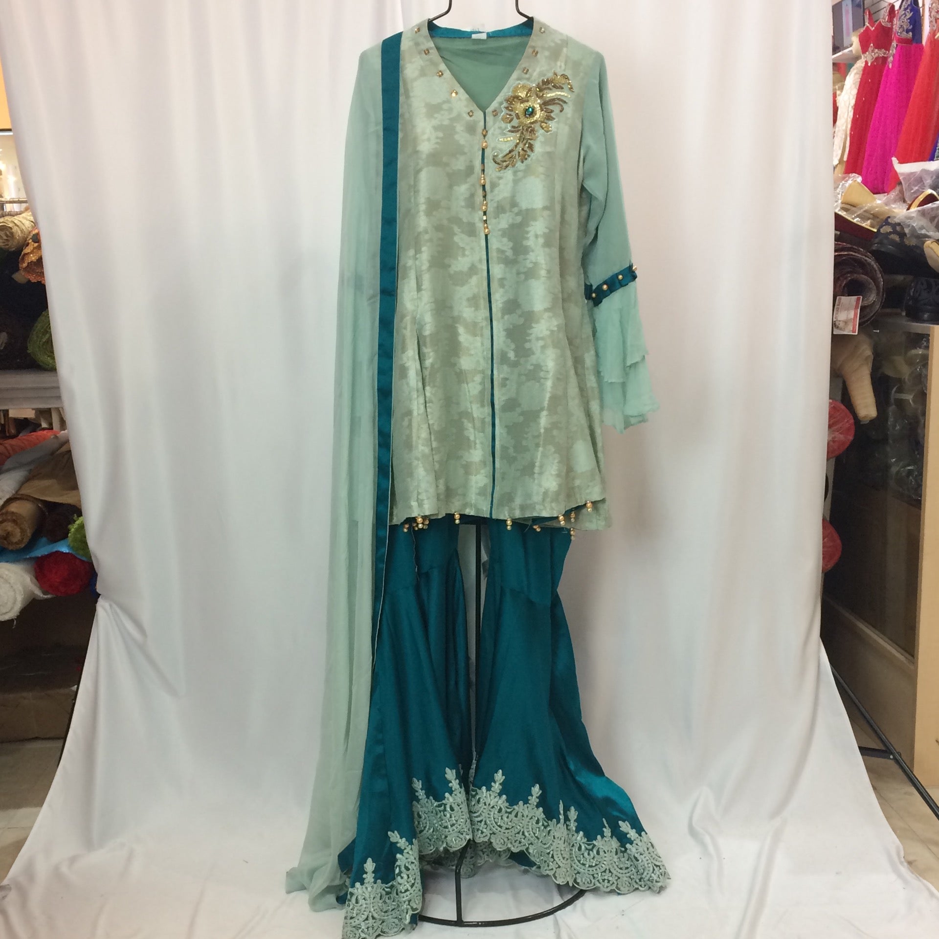 Pakistani Suit Size M