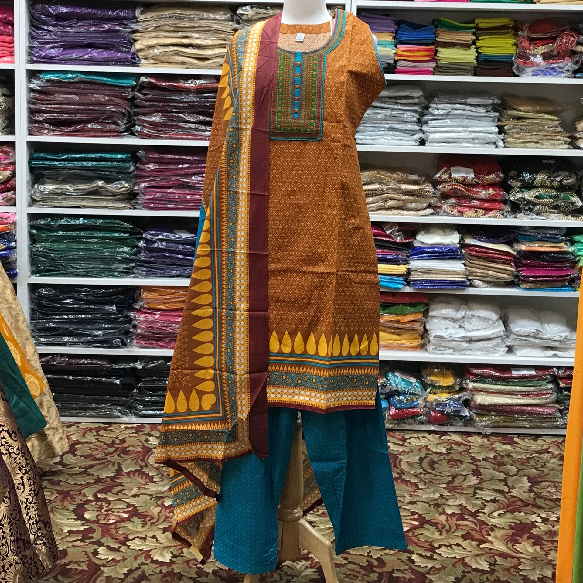 KURTA SHALWAR DUPATTA SIZE 40