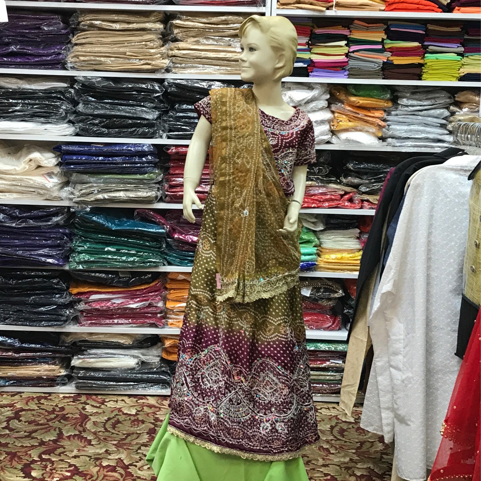 Lehenga Choli Dupatta Size 28