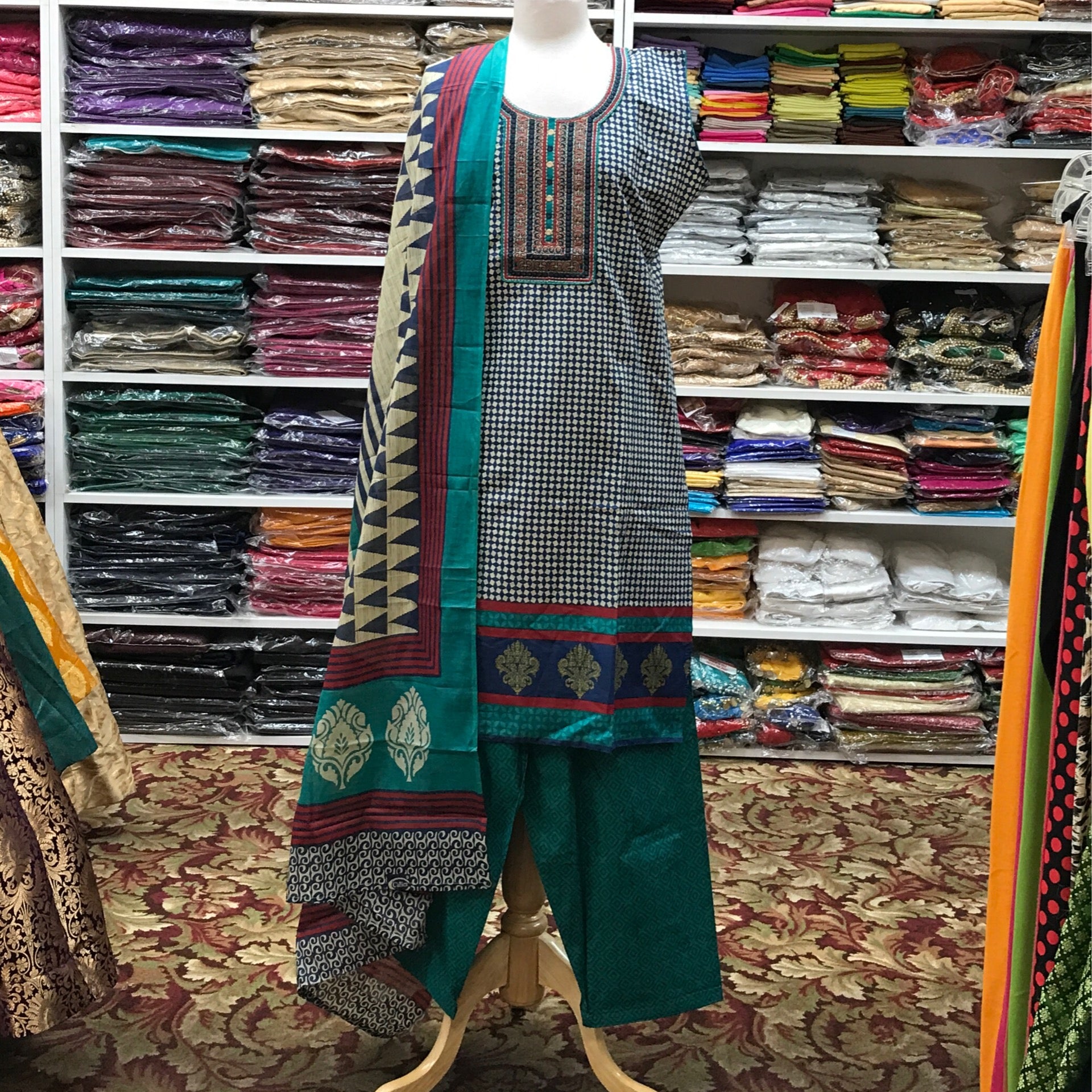 KURTA SHALWAR DUPATTA SIZE 44