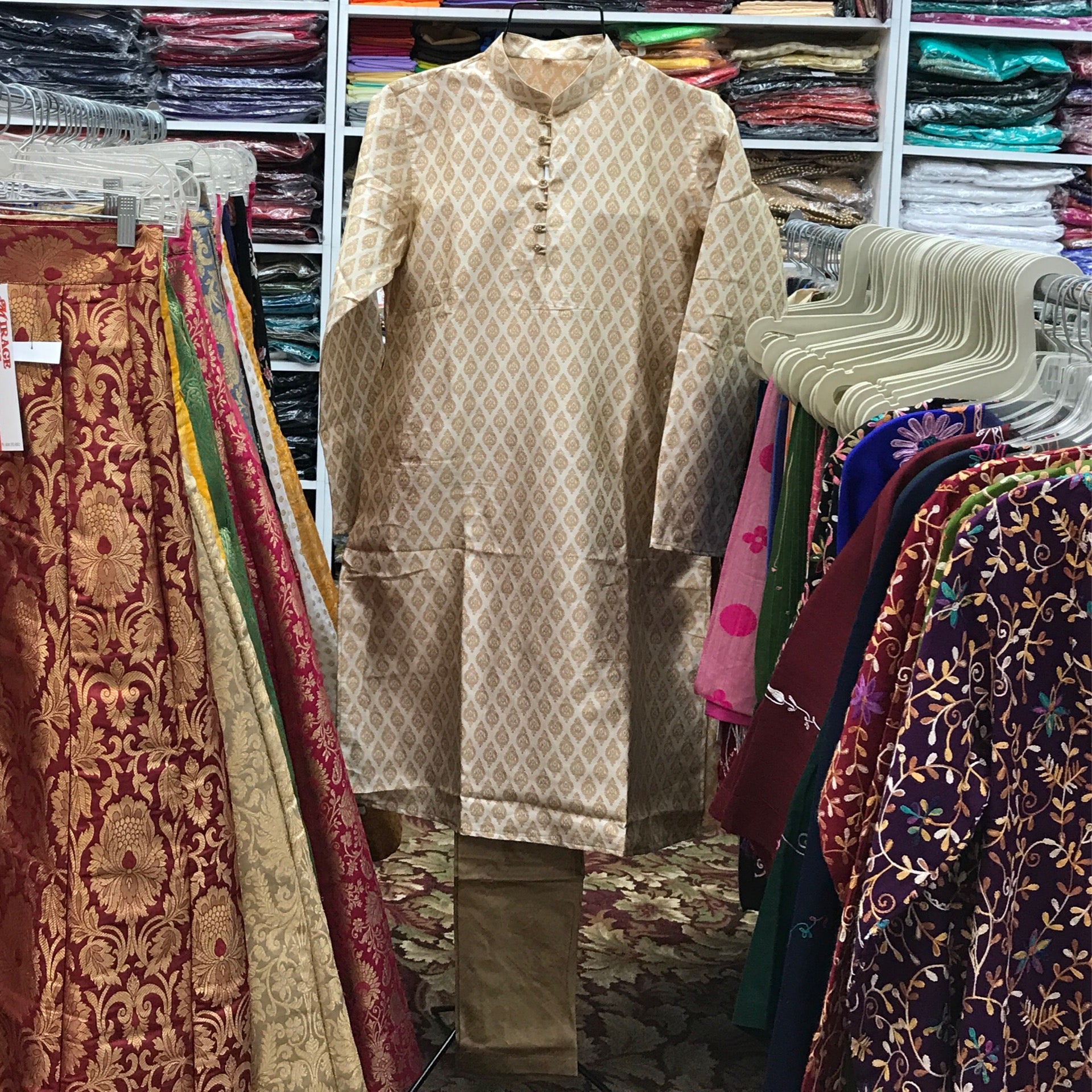 MANS KURTA PAJAMA SIZE 42