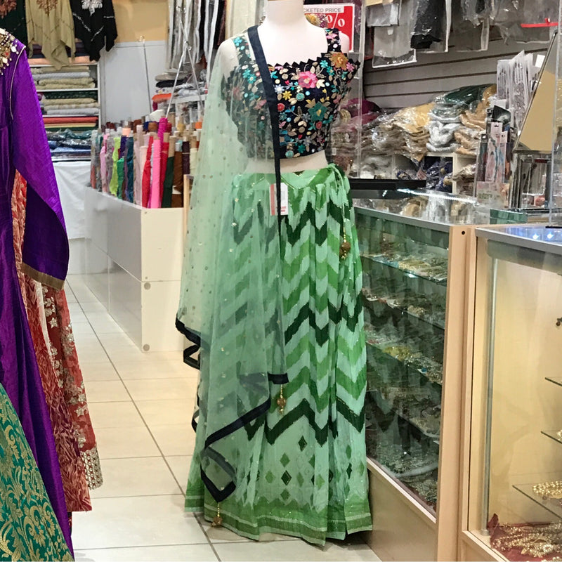 LEHENGA CHOLI SCARF, SIZE 42