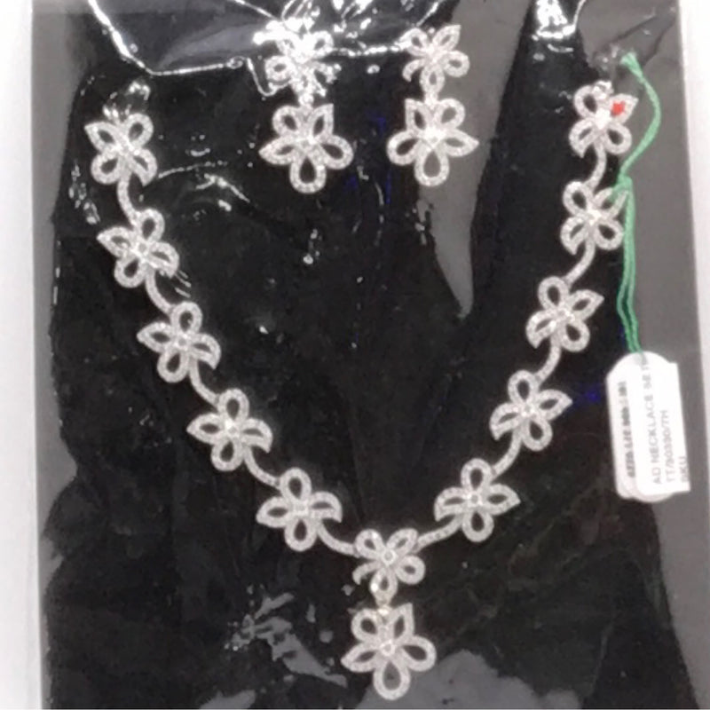 AD NECKLACE SET