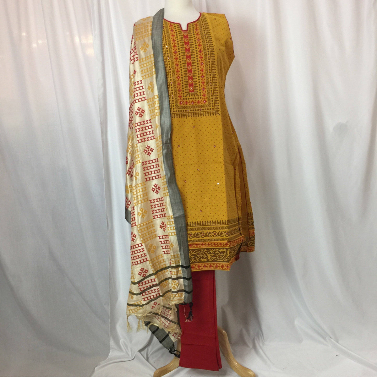 Kurta Churidar Size 44 - Mirage Sarees