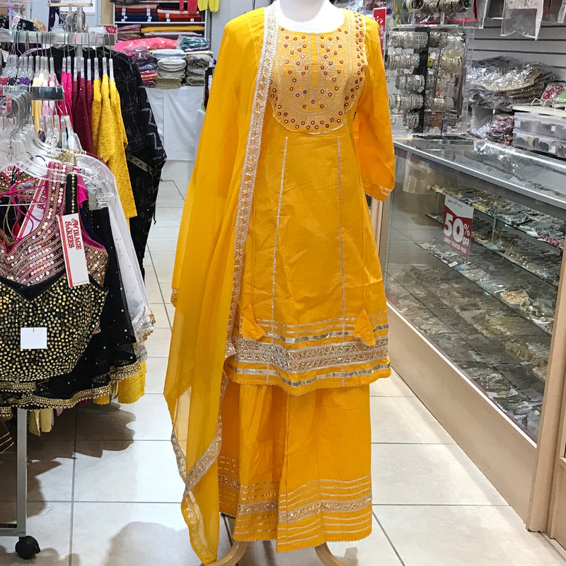 KURTA TROUSER SCARF