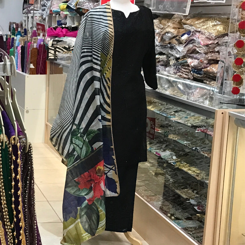 KURTA TROUSER SCARF SIZE LARGE
