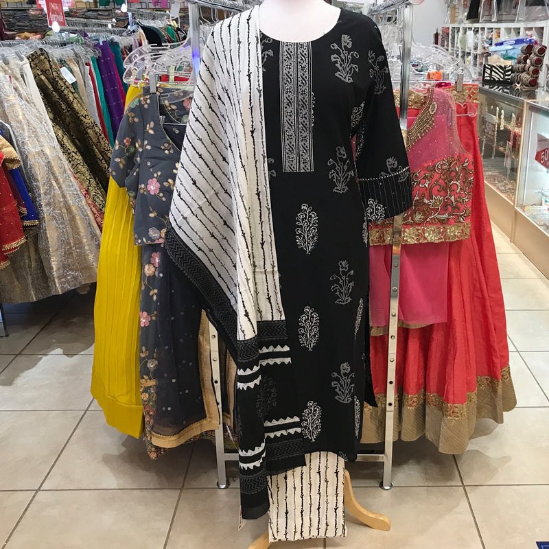 KURTA TROUSER SCARF