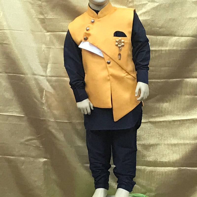 KURTA/TROUSER/ VEST .SIZE 5 BOYS