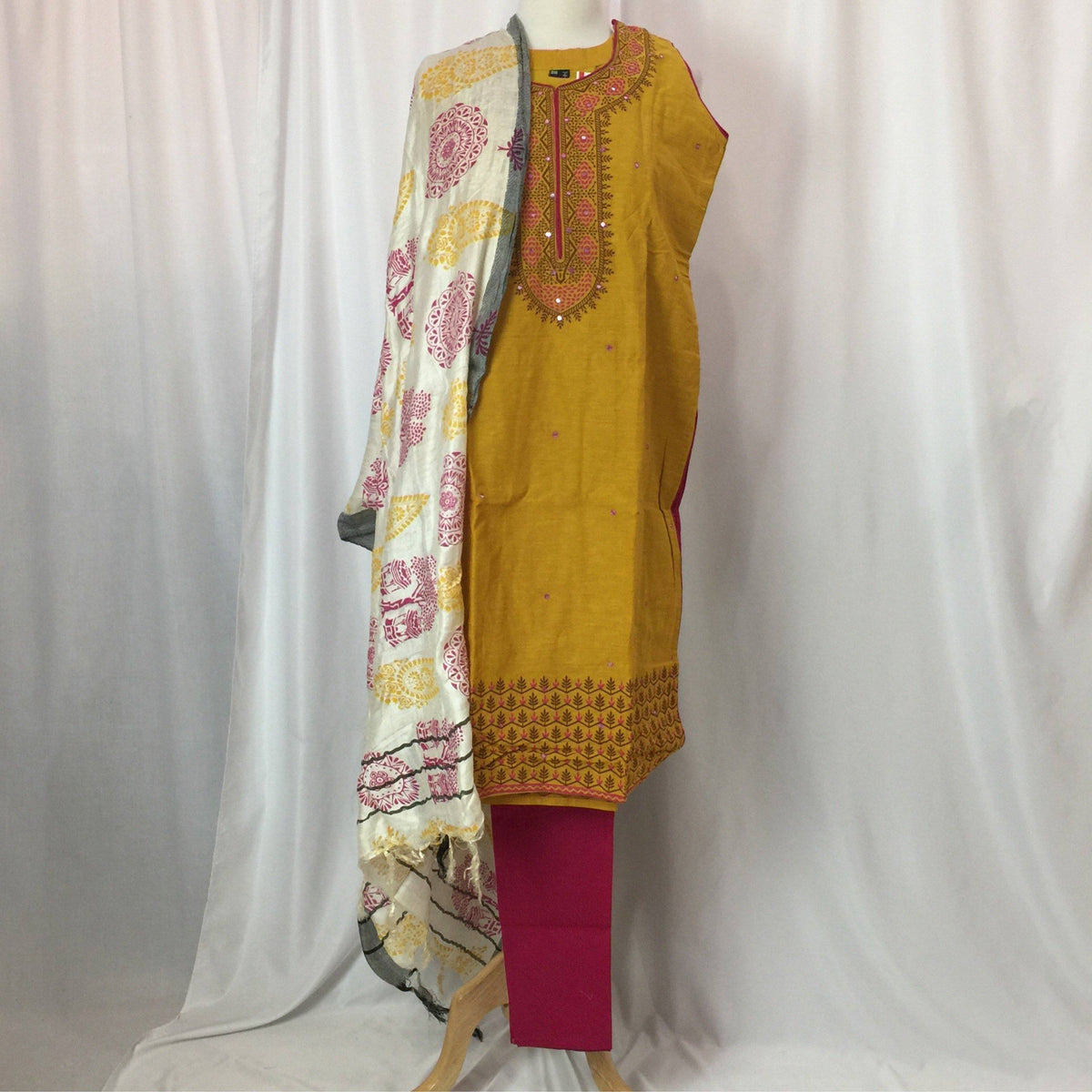 Kurta Churidar Size 38 - Mirage Sarees
