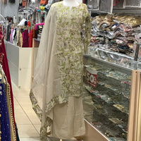 KURTA TROUSER SCARF SIZE MEDIUM
