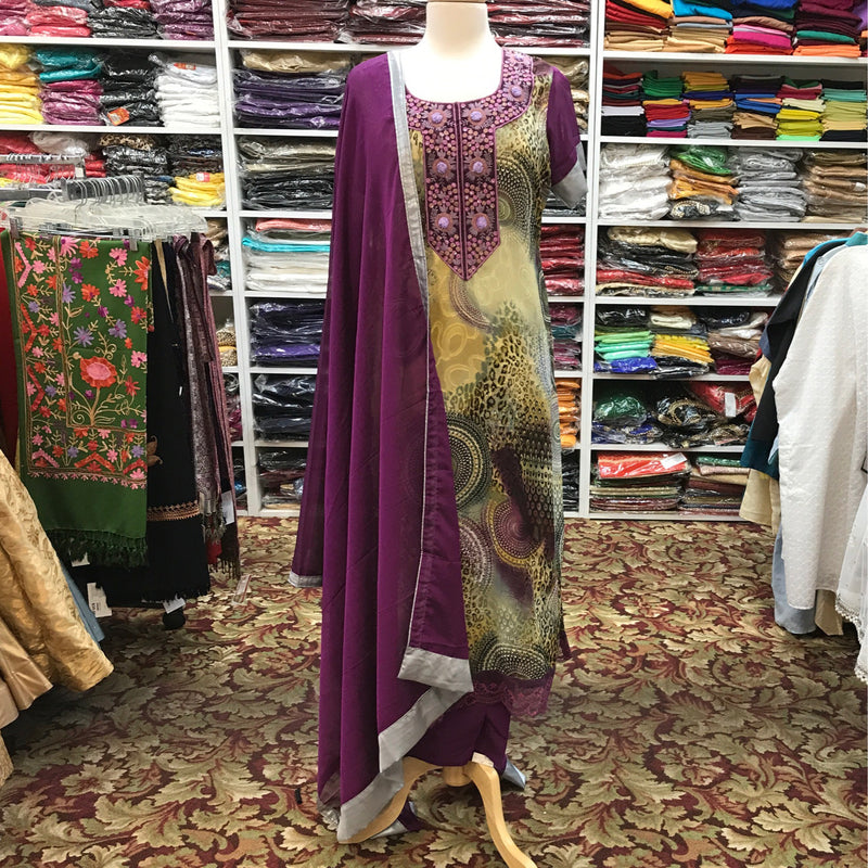 Pakistani Suit Size 42