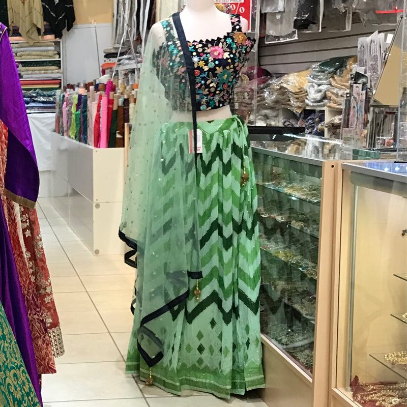 LEHENGA CHOLI SCARF, SIZE 44