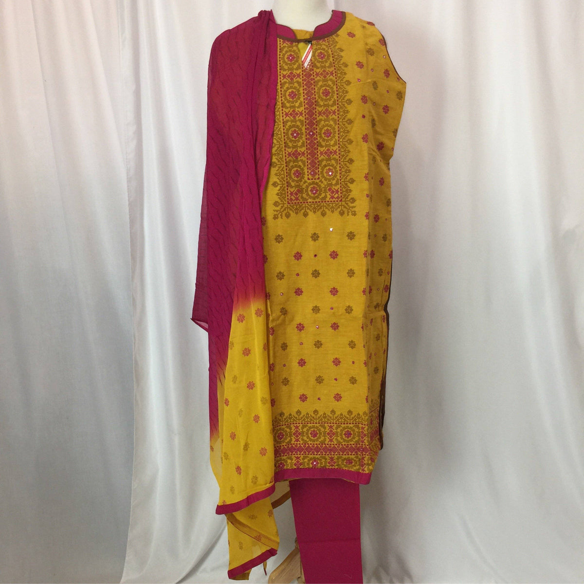 Kurta Churidar Size 38 - Mirage Sarees