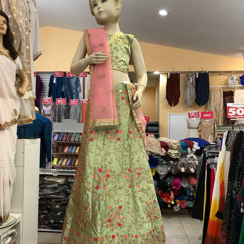 LEHENGA CHOLI SCARF SIZE 32 CHILDREN