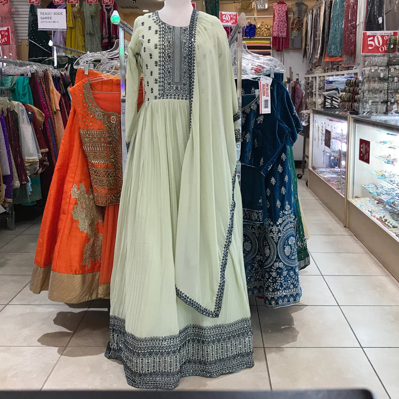 GOWN/SCARF