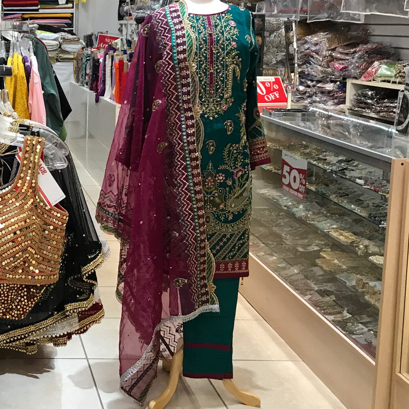 KURTA TROUSER SCARF SIZE LARGE