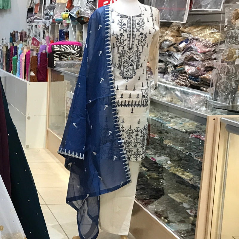 KURTA TROUSER SCARF SIZE MEDIUM