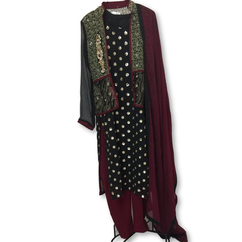 Pakistani Suit Size M