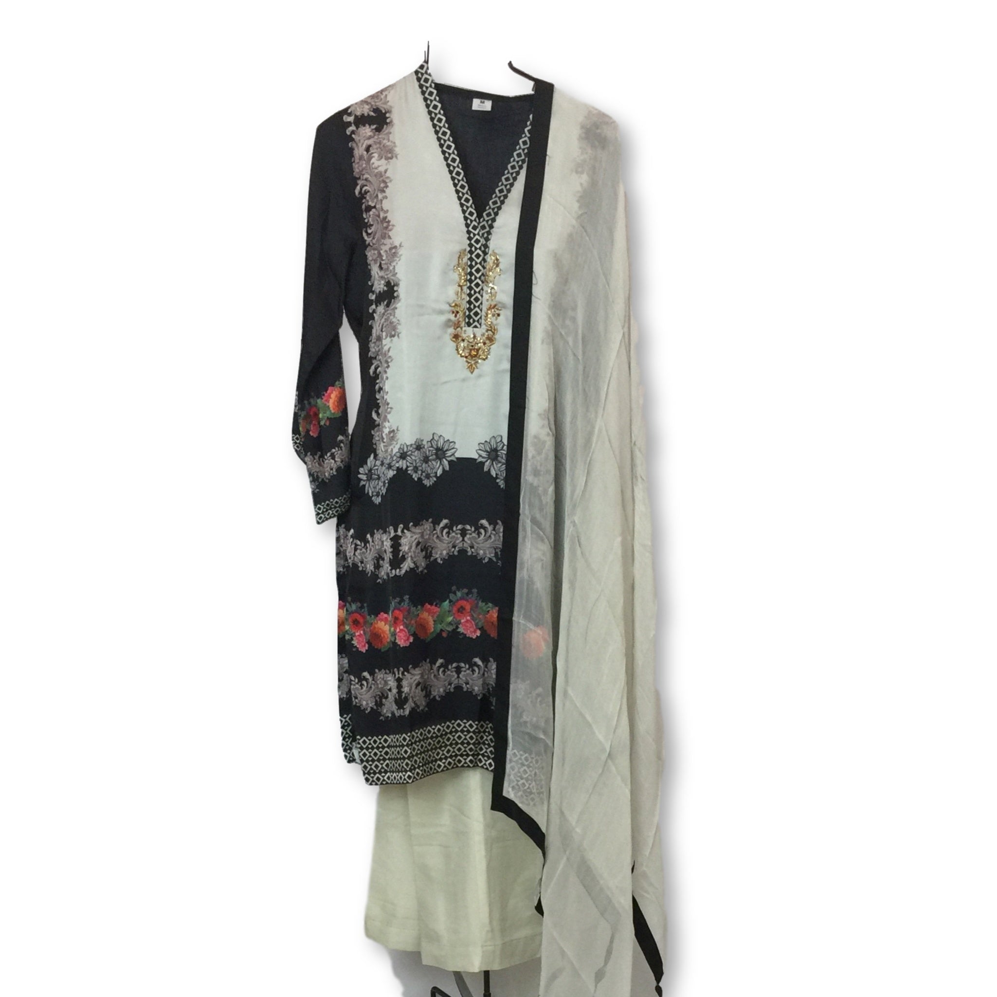 Pakistani Suit Size 40
