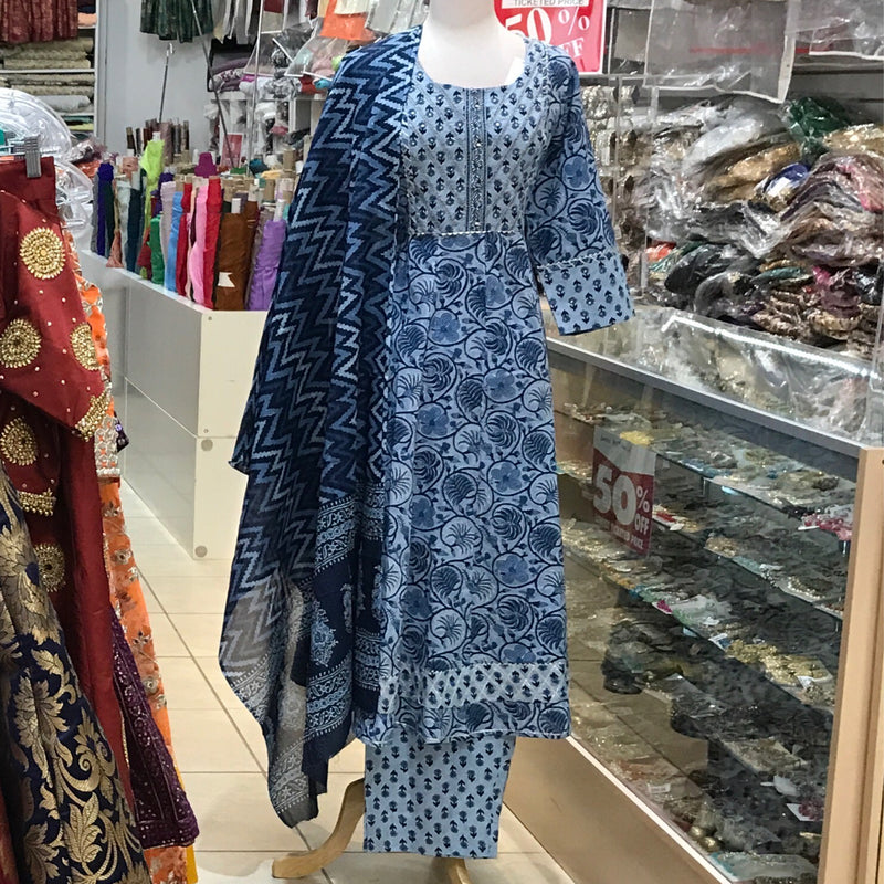 KURTA TROUSER SCARF, SIZE 46