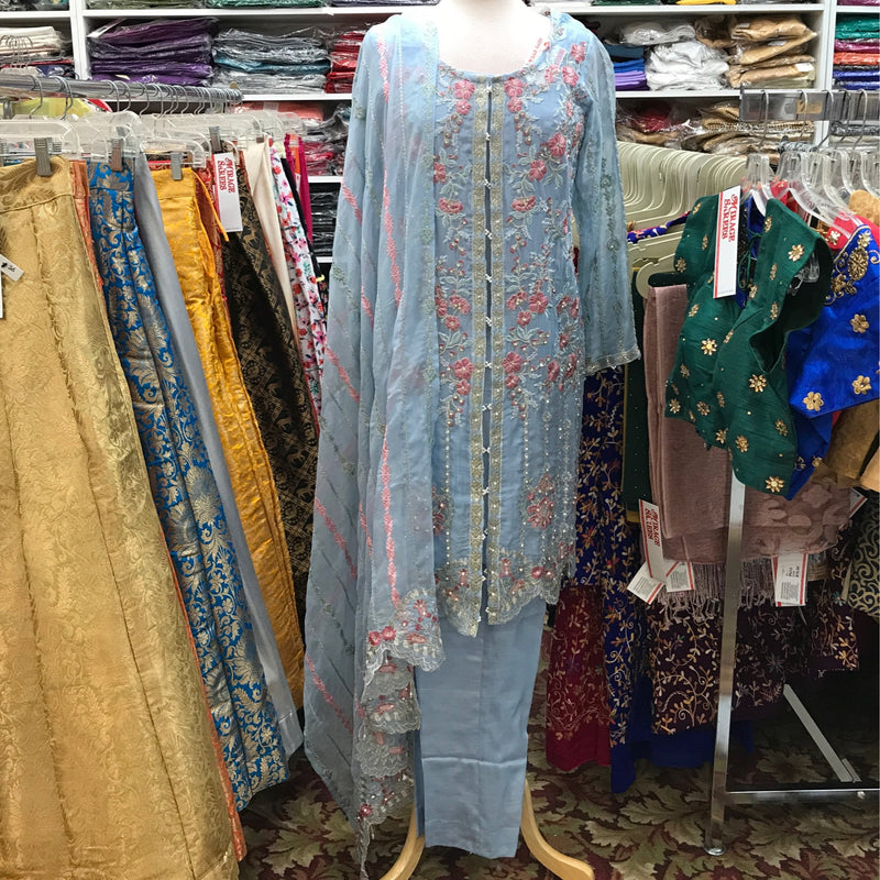 PAKISTANI SUIT SIZE MEDIUM