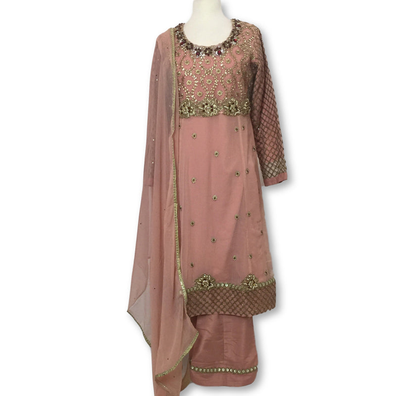 Pakistani Suit Size M