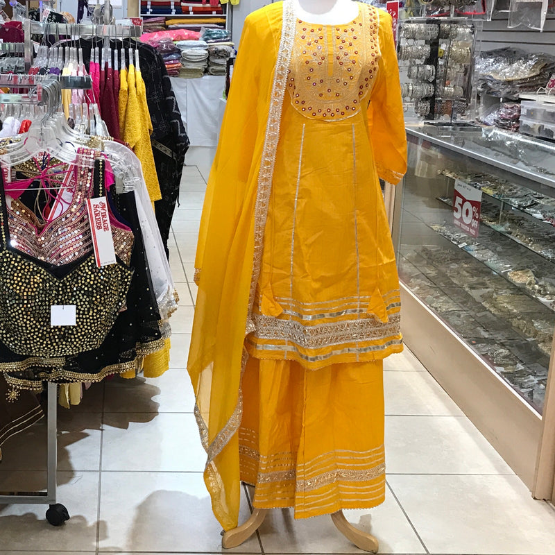 KURTA TROUSER SCARF