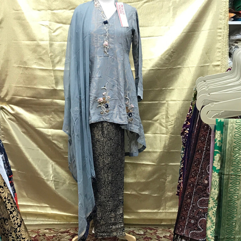 PAKISTANI SUIT SIZE 40