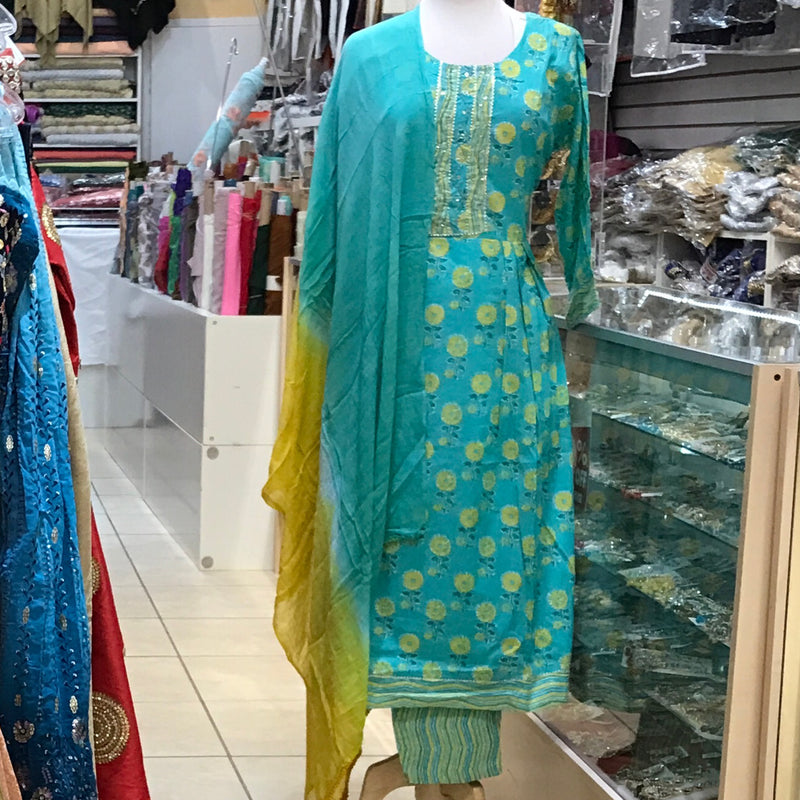 KURTA TROUSER SCARF