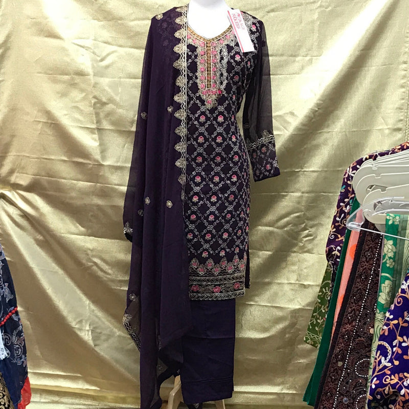 PAKISTANI SUIT SIZE 42