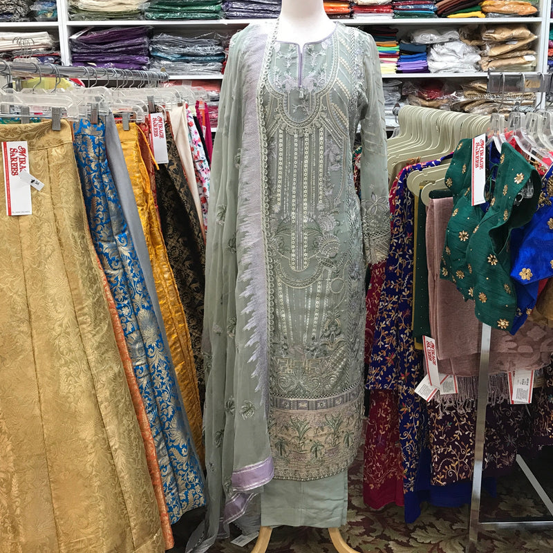 PAKISTANI SUIT SIZE XL